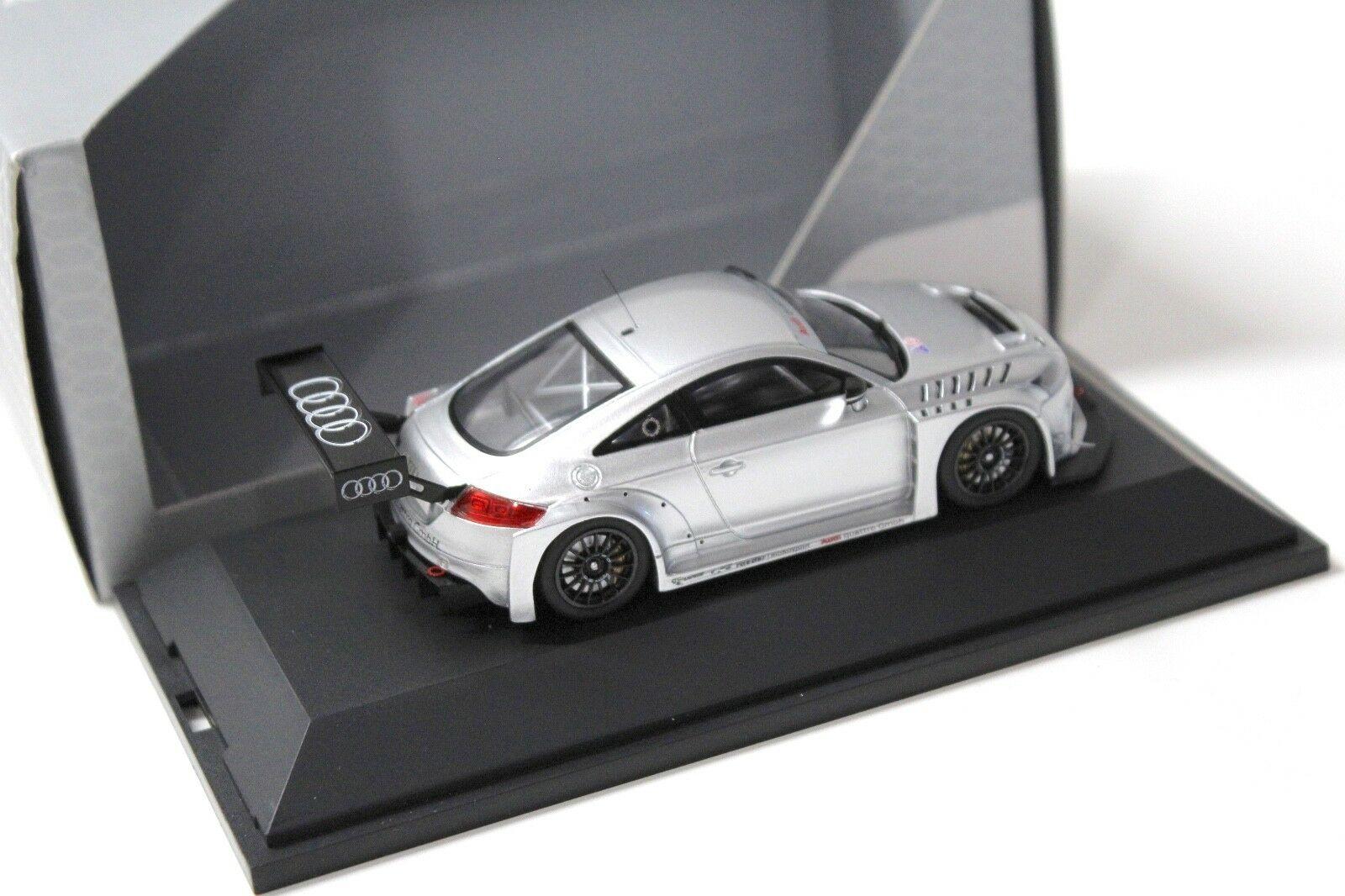 1:43 Spark Audi TT RS VLN Präsentation silver DEALER VERSION