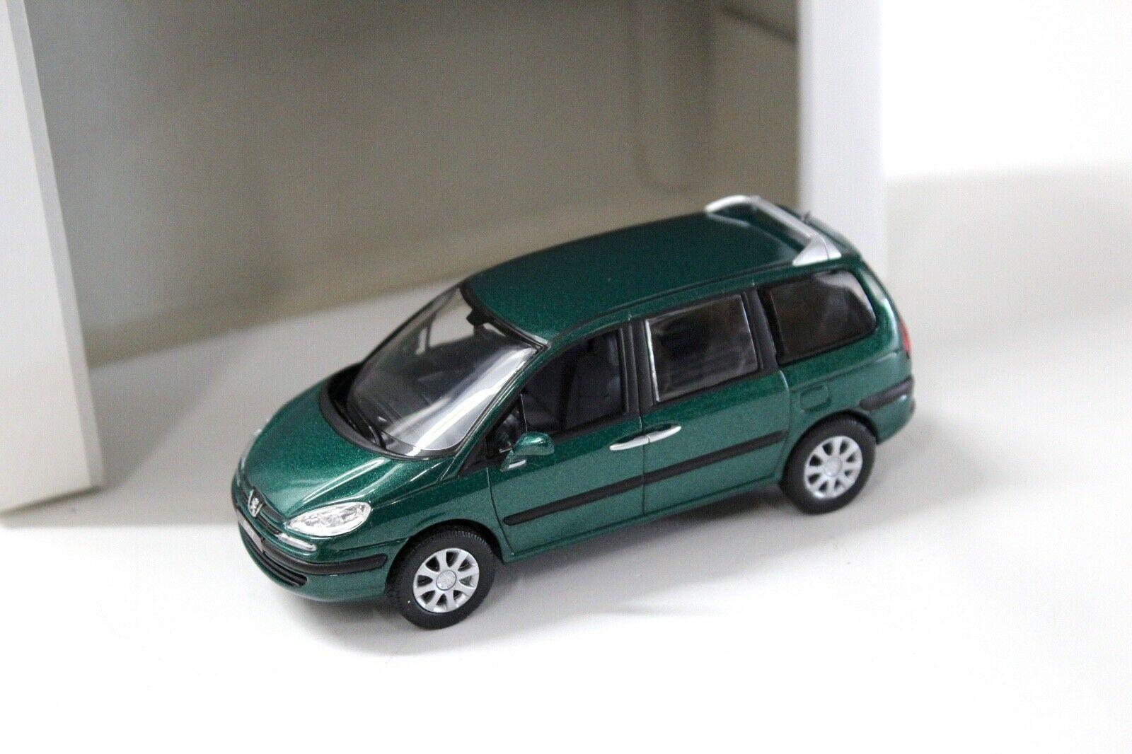 ID 35552 orig.jpg 1:43 Norev Peugeot 807 dark green DEALER VERSION