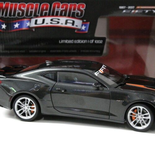 1:18 AUTO World Chevrolet Camaro SS 2017 grey *50th Anniversary*