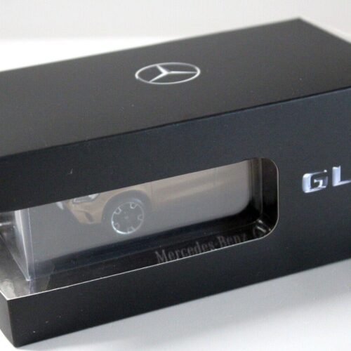 1:43 Spark Minimax Mercedes GLA X156 gold-beige DEALER VERSION