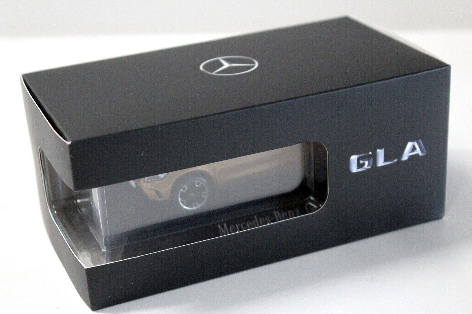 1:43 Spark Minimax Mercedes GLA X156 gold-beige DEALER VERSION