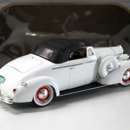 1:18 Signature Models 1938 Buick Century Convertible white