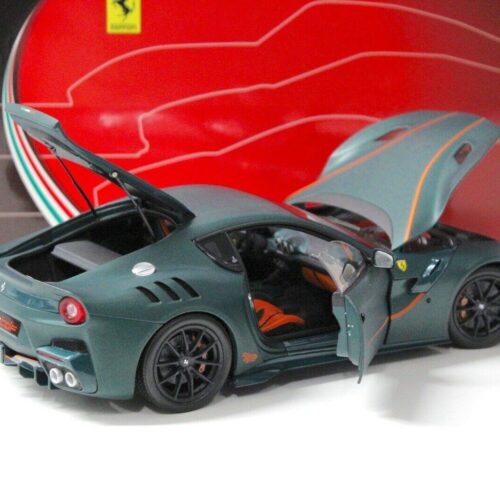 1:18 BBR Ferrari F12 TDF verde opaco FULL OPENING