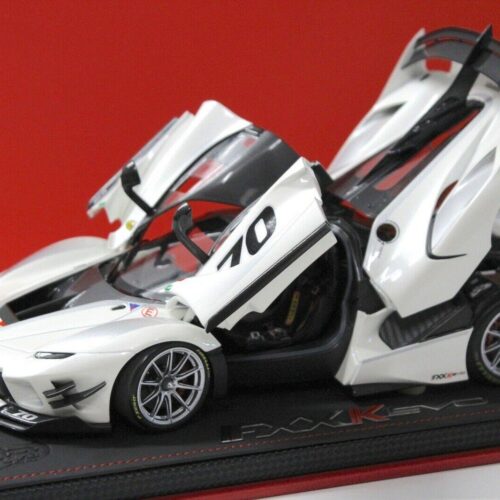 1:18 BBR Ferrari FXXK EVO Presentazione Car #70 white FULL OPENING