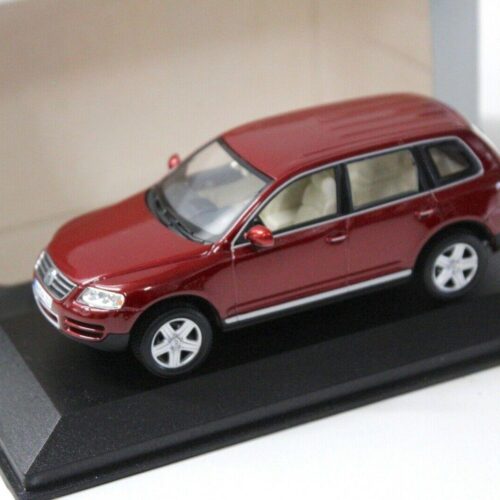 1:43 Minichamps VW Touareg dark red DEALER VERSION