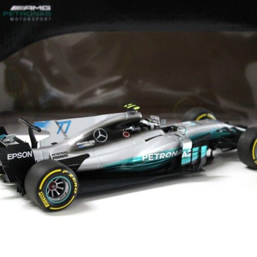 1:18 Minichamps Mercedes AMG Petronas F1 W08 EQ V.Bottas 2017 - Image 3