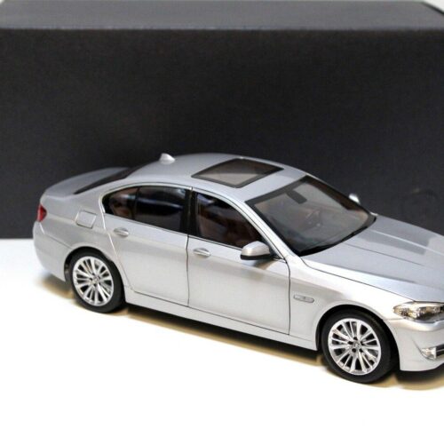 1:18 Norev BMW 550i F10 Limousine silver DEALER VERSION
