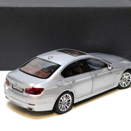 1:18 Norev BMW 550i F10 Limousine silver DEALER VERSION