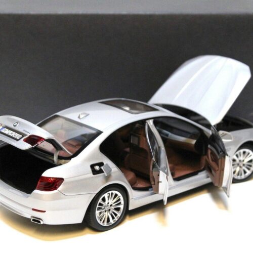 1:18 Norev BMW 550i F10 Limousine silver DEALER VERSION