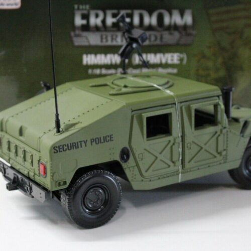 1:18 Auto World Hummer Humvee Security Police green