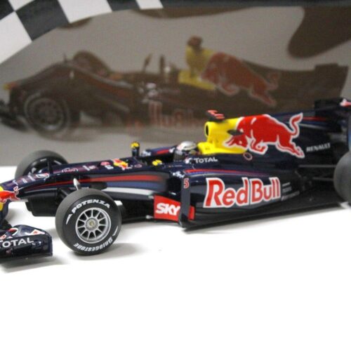 1:18 Minichamps Red Bull Racing RB6 F1 Vettel Brazil GP 2010