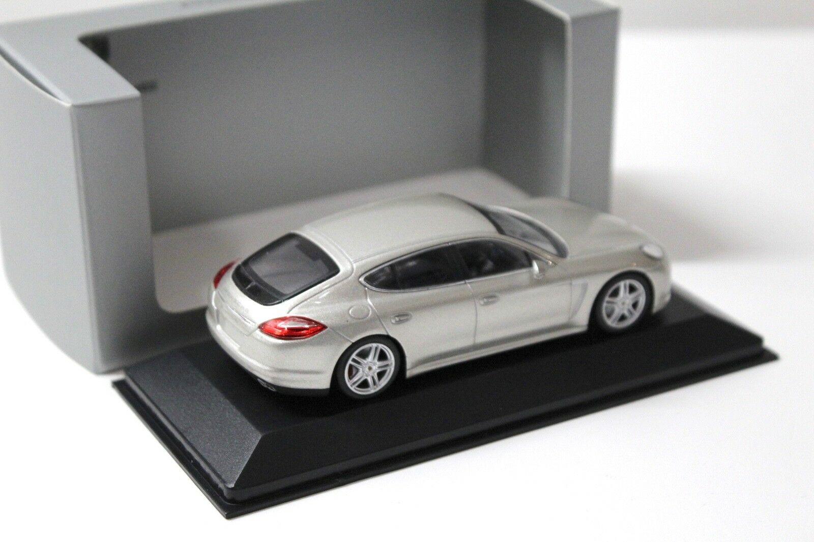 1:43 Minichamps Porsche Panamera Turbo beige DEALER VERSION