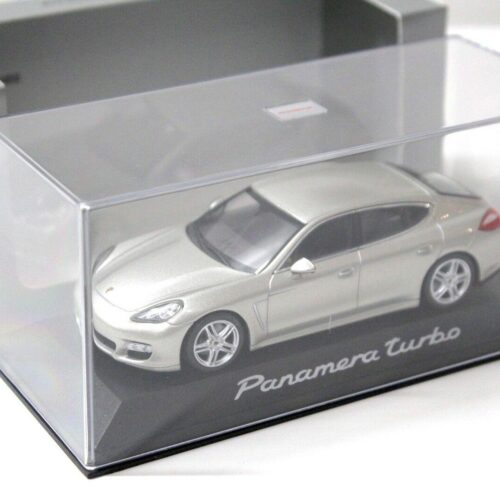 1:43 Minichamps Porsche Panamera Turbo beige DEALER VERSION