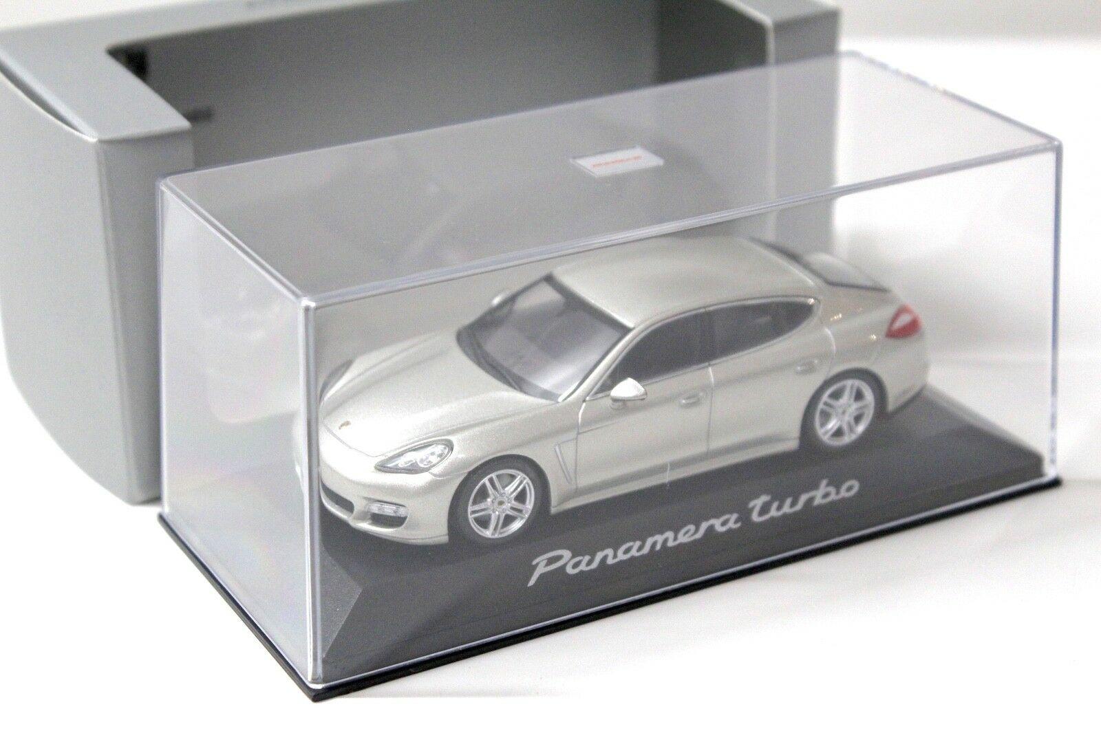 1:43 Minichamps Porsche Panamera Turbo beige DEALER VERSION