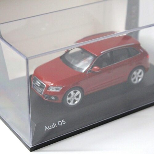 1:43 Schuco Audi Q5 red 2013