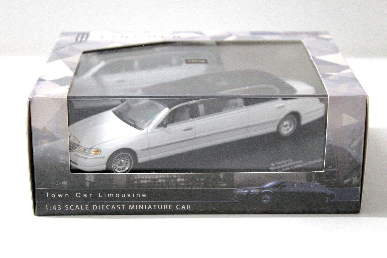 1:43 Vitesse Lincoln Town Car Limousine white / black roof