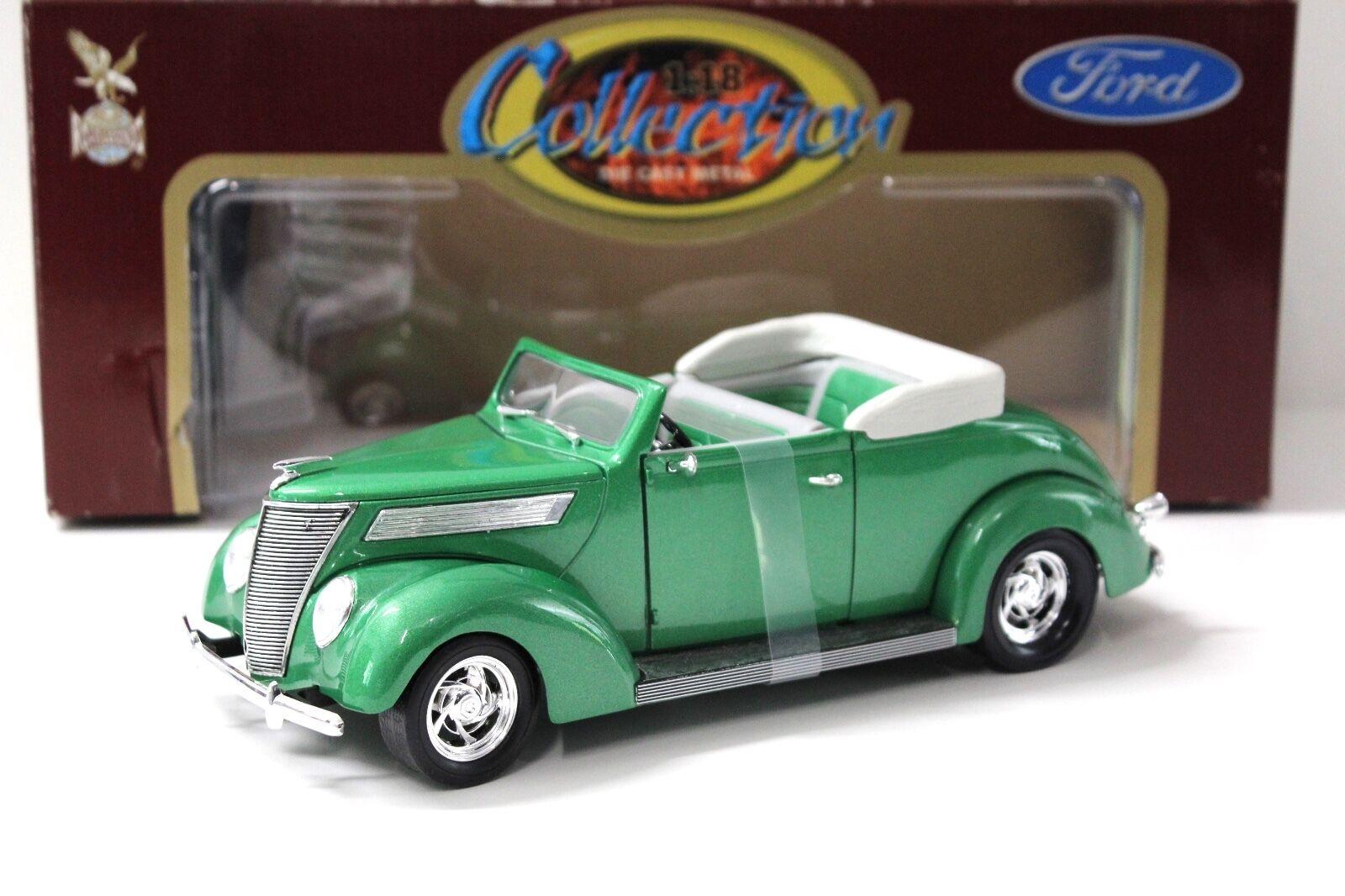 1:18 Road Legends Ford Convertible 1937 green