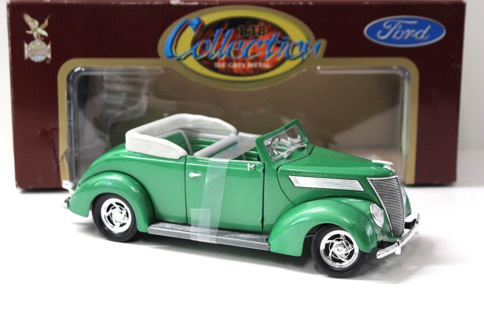 1:18 Road Legends Ford Convertible 1937 green