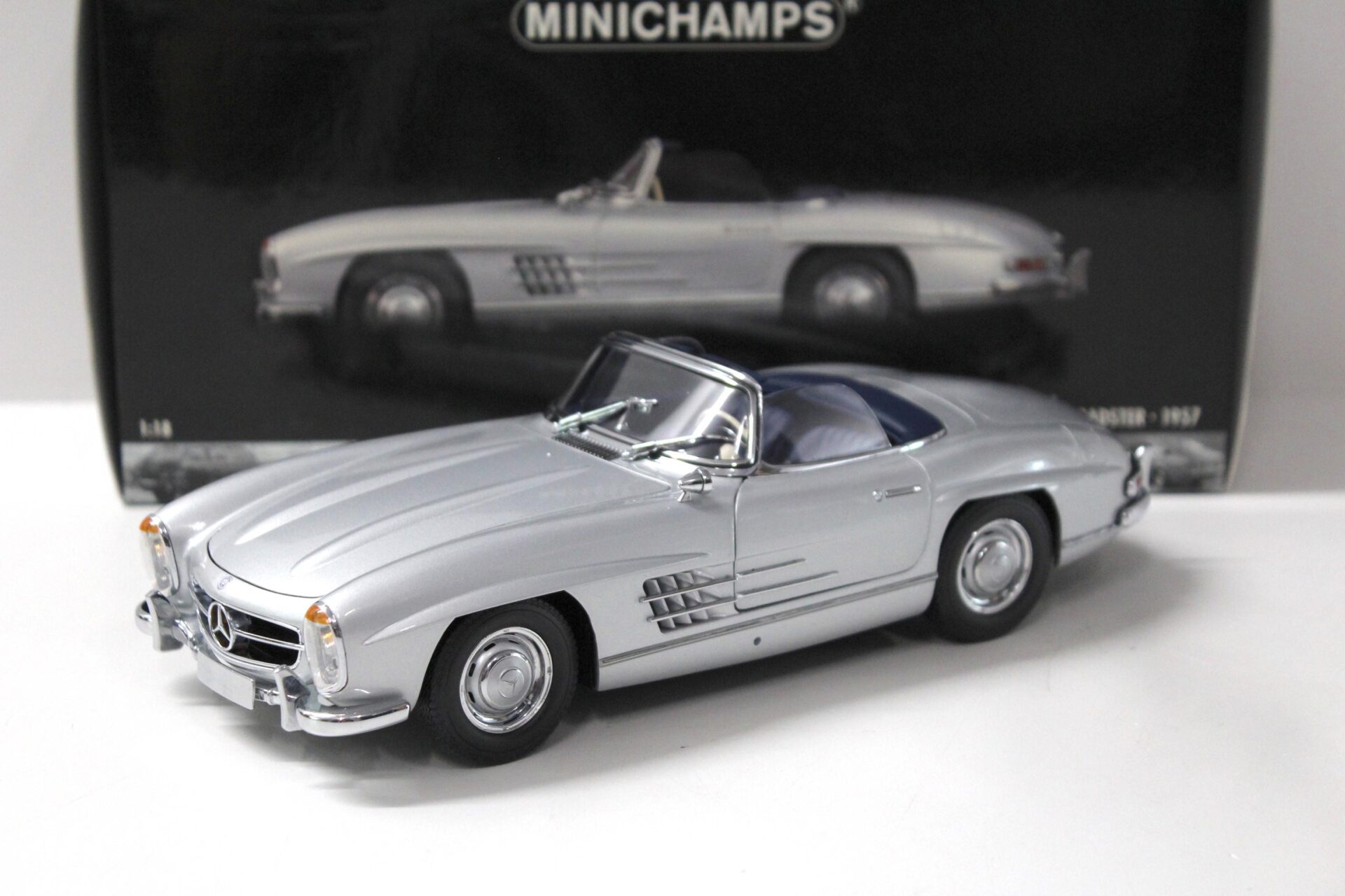 1:18 Minichamps Mercedes 300SL Roadster 1957 silver
