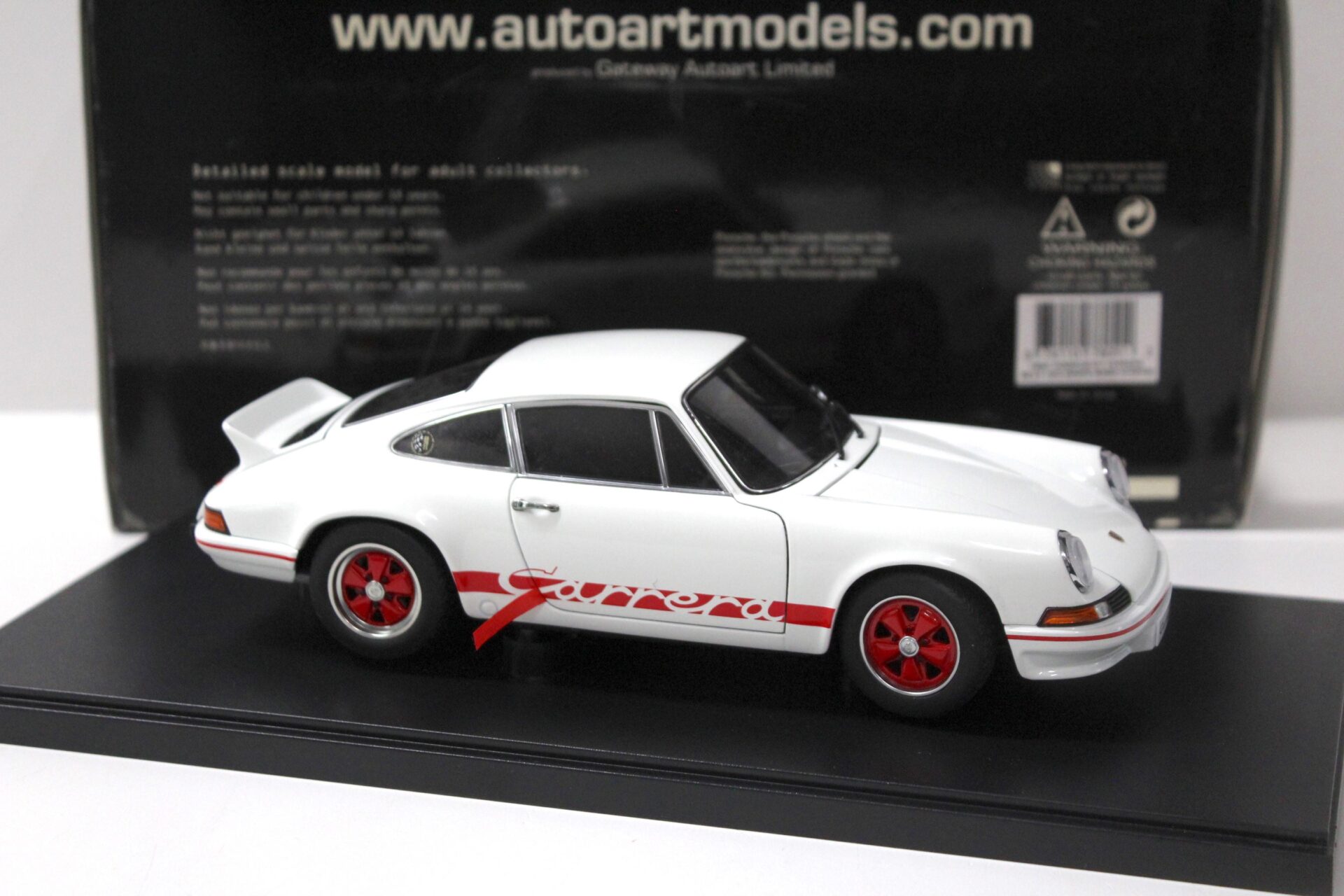 1:18 AUTOart Porsche 911 Carrera RS 2.7 white/ red 1973