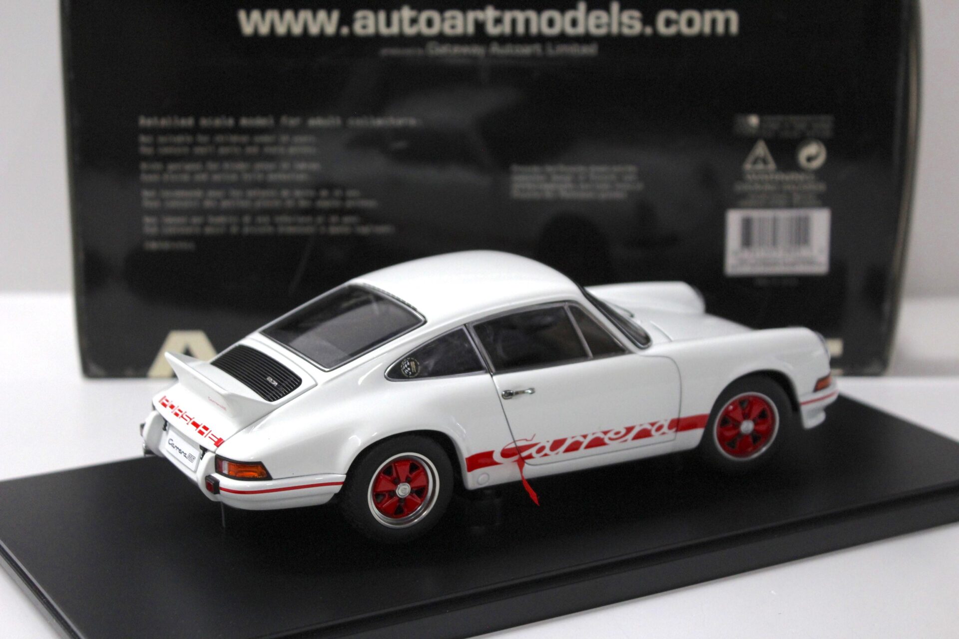 1:18 AUTOart Porsche 911 Carrera RS 2.7 white/ red 1973