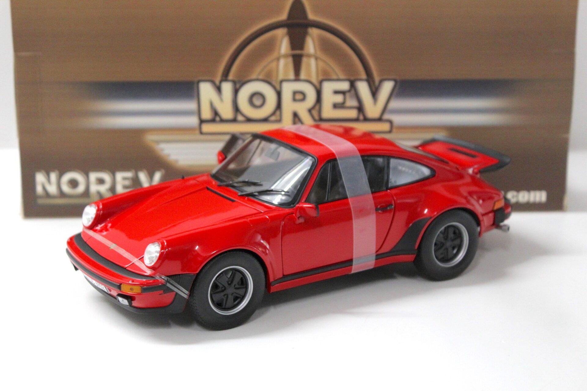 1:18 Norev Porsche 911 Turbo 3.0L Coupe red