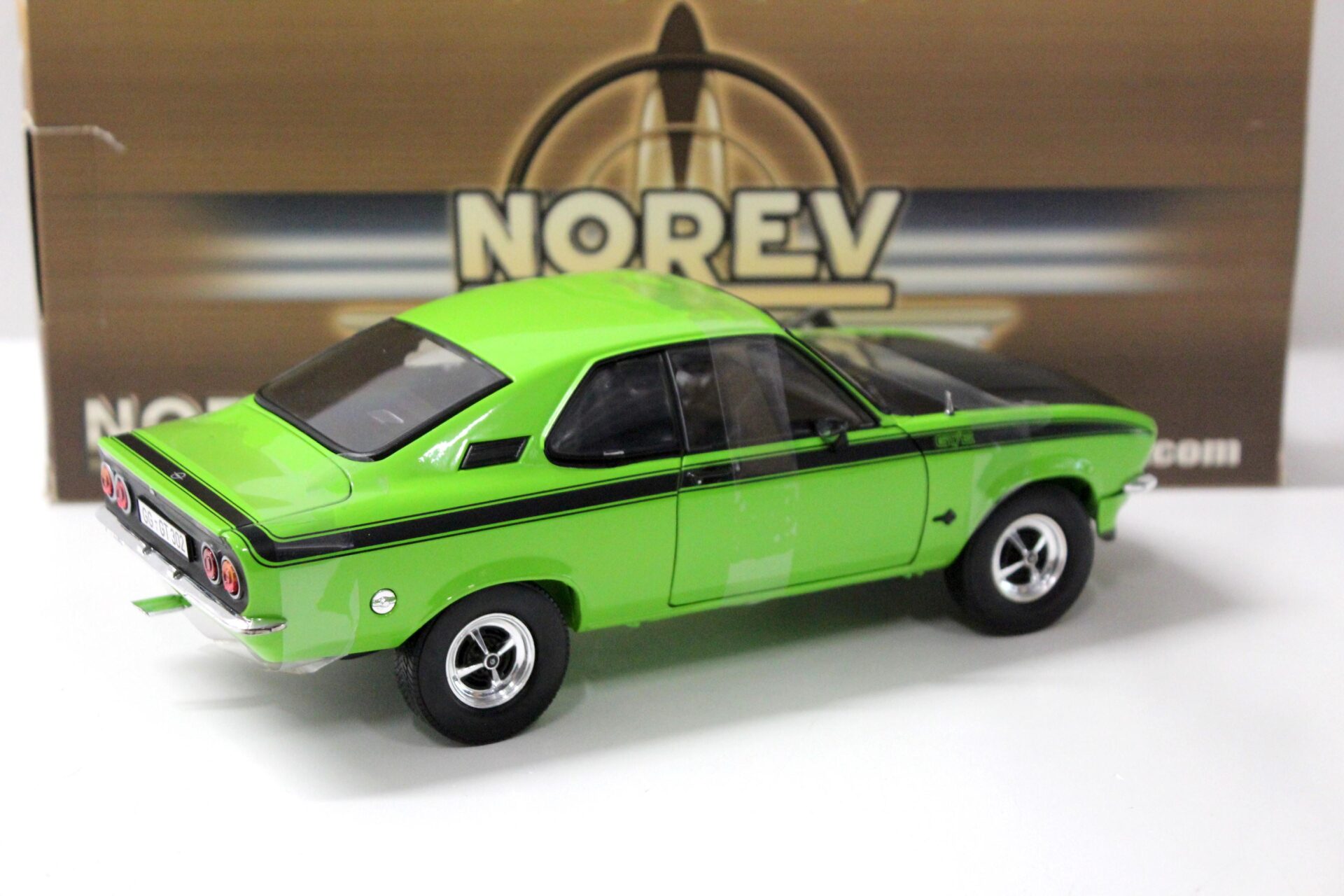1:18 Norev Opel Manta A GT/E Coupe 1975 green/ black