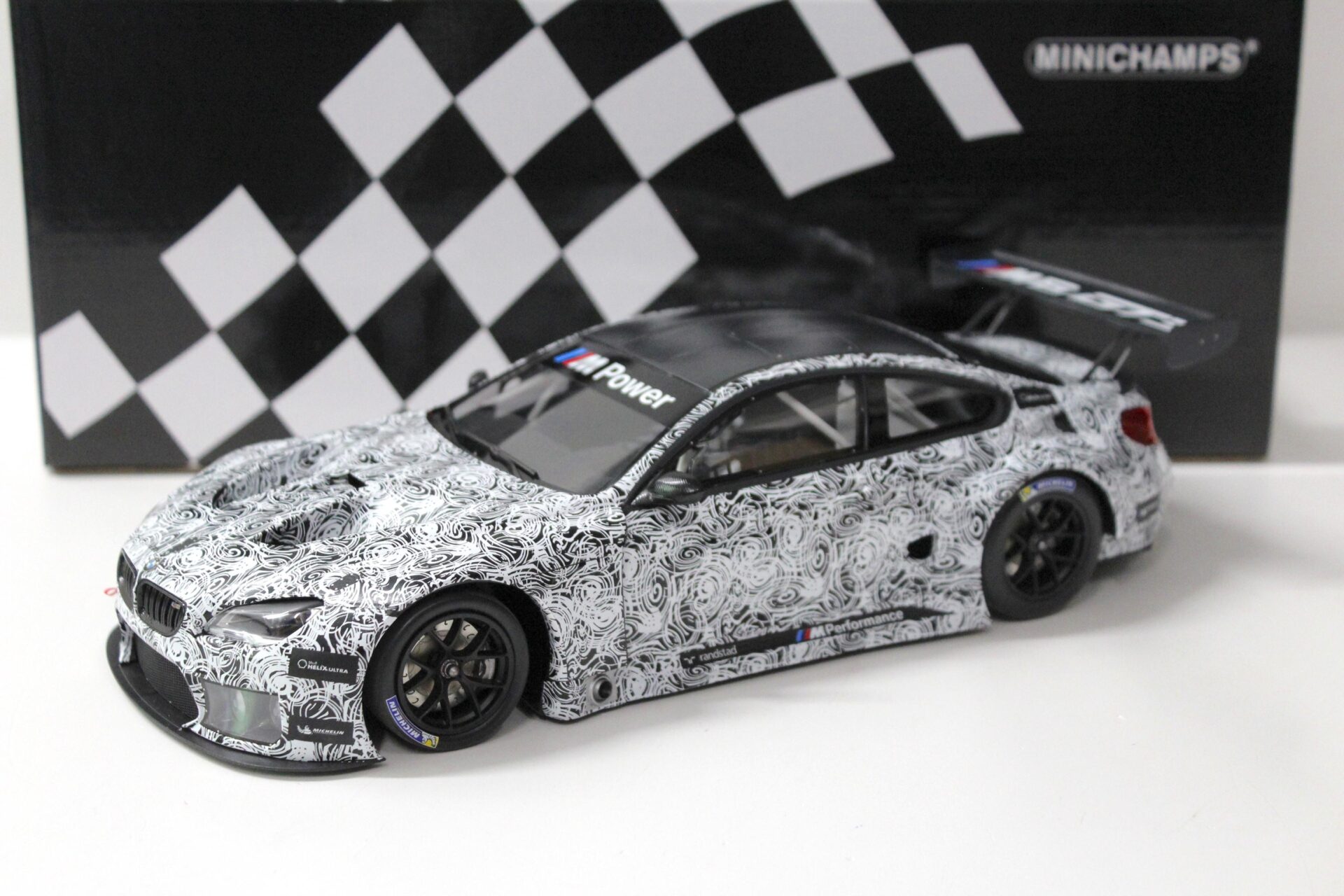 1:18 Minichamps BMW M6 GT3 Presentation SPA 2015 black/ white