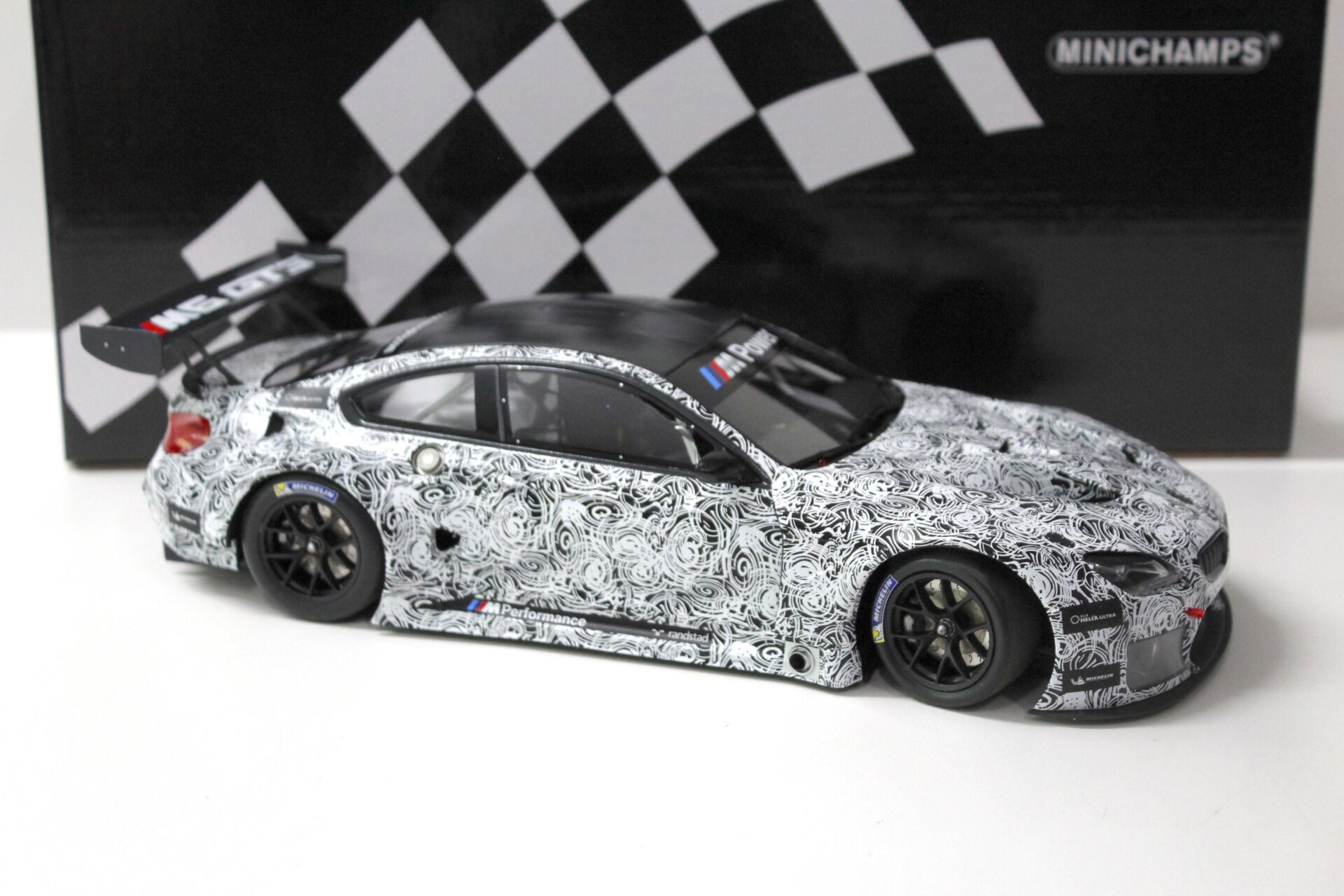 1:18 Minichamps BMW M6 GT3 Presentation SPA 2015 black/ white