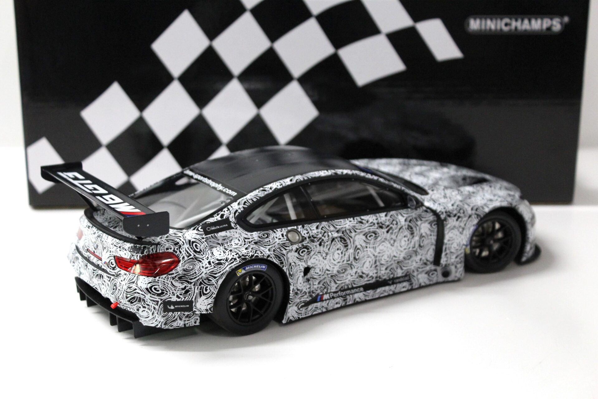 1:18 Minichamps BMW M6 GT3 Presentation SPA 2015 black/ white