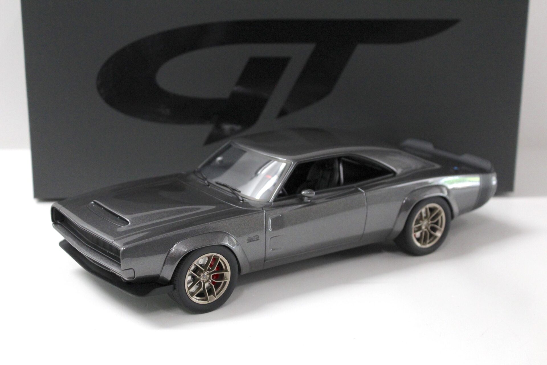 ID 43080 orig.jpg 1:18 GT Spirit GT272 Dodge Super Charger Sema Concept 1968 grey metallic