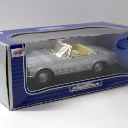 1:18 Anson Mercedes 280SL Cabrio Pagoda silver - Image 4