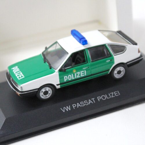 1:43 WhiteBox VW Passat B2 Stufenheck POLIZEI white/ green
