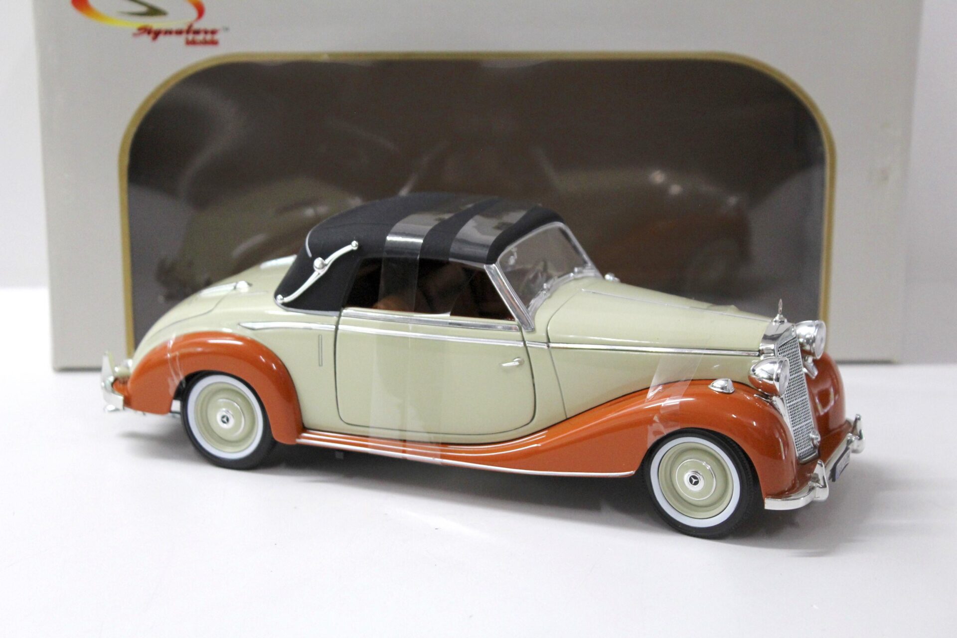 1:18 Signature Models 1950 Mercedes 170S Cabriolet beige/orange