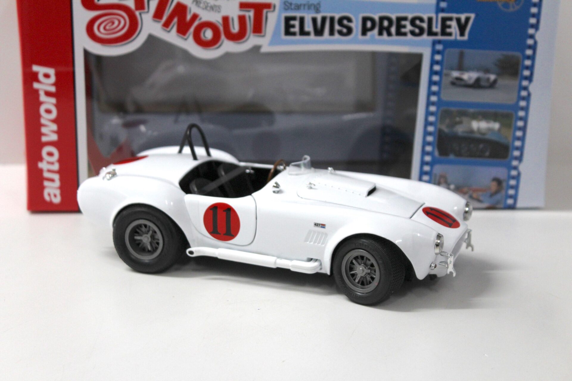 1:18 Auto World 1965 Shelby Cobra 427 S/C Elvis Presley #11 white