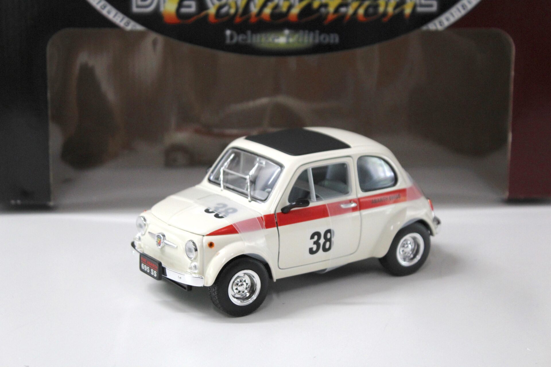 1:18 Road Signature Fiat 1963 Abarth 695SS white
