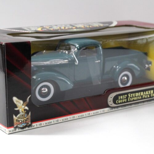 1:18 Road Signature 1937 Studebaker Coupe Express Pick Up dark green
