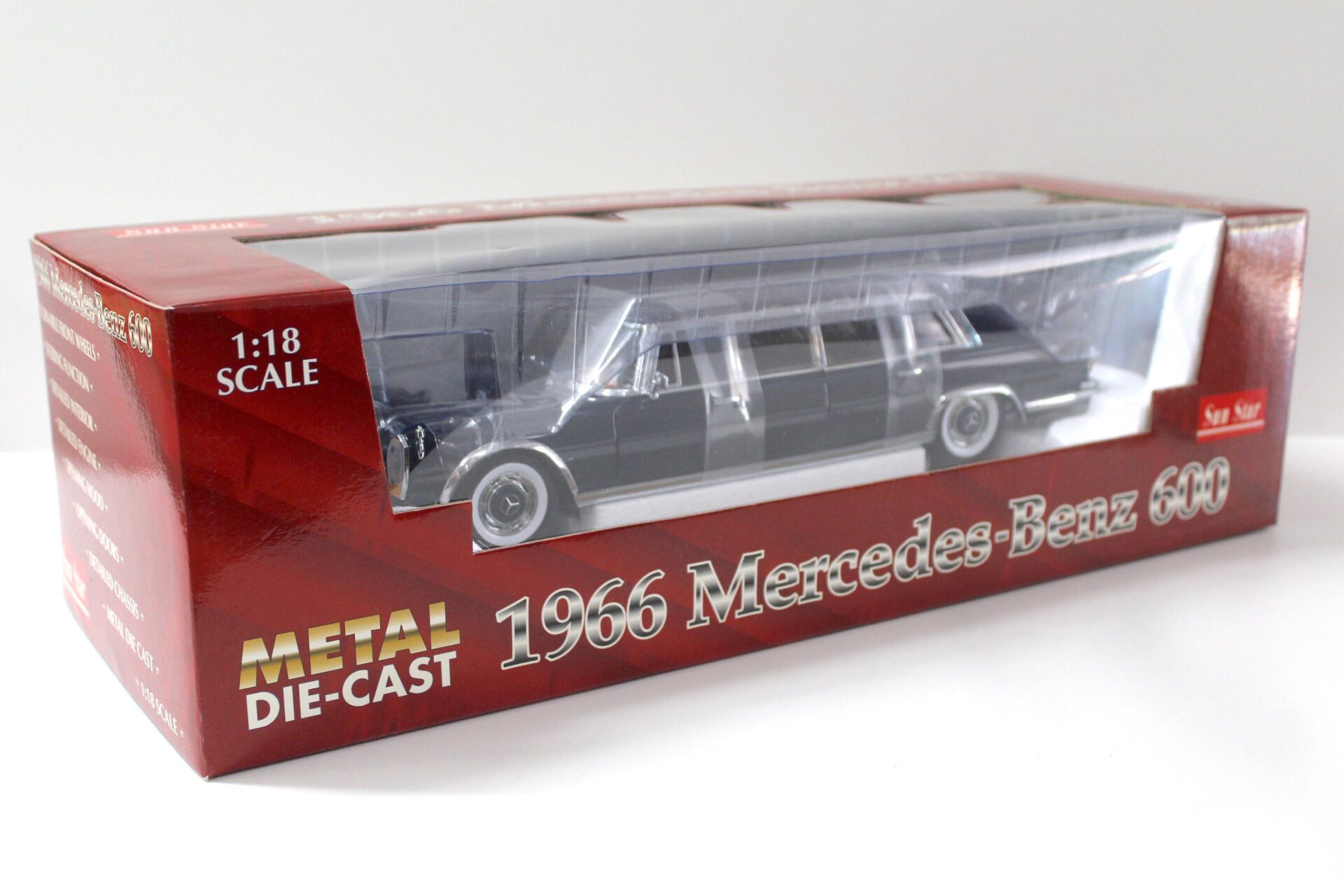 1:18 Sun Star Mercedes 600 Pullman dark blue 1966