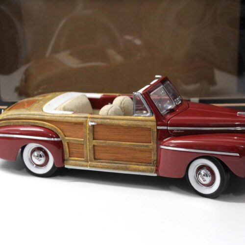 1:18 Road Signature 1946 Ford Sportsman Convertible dark red