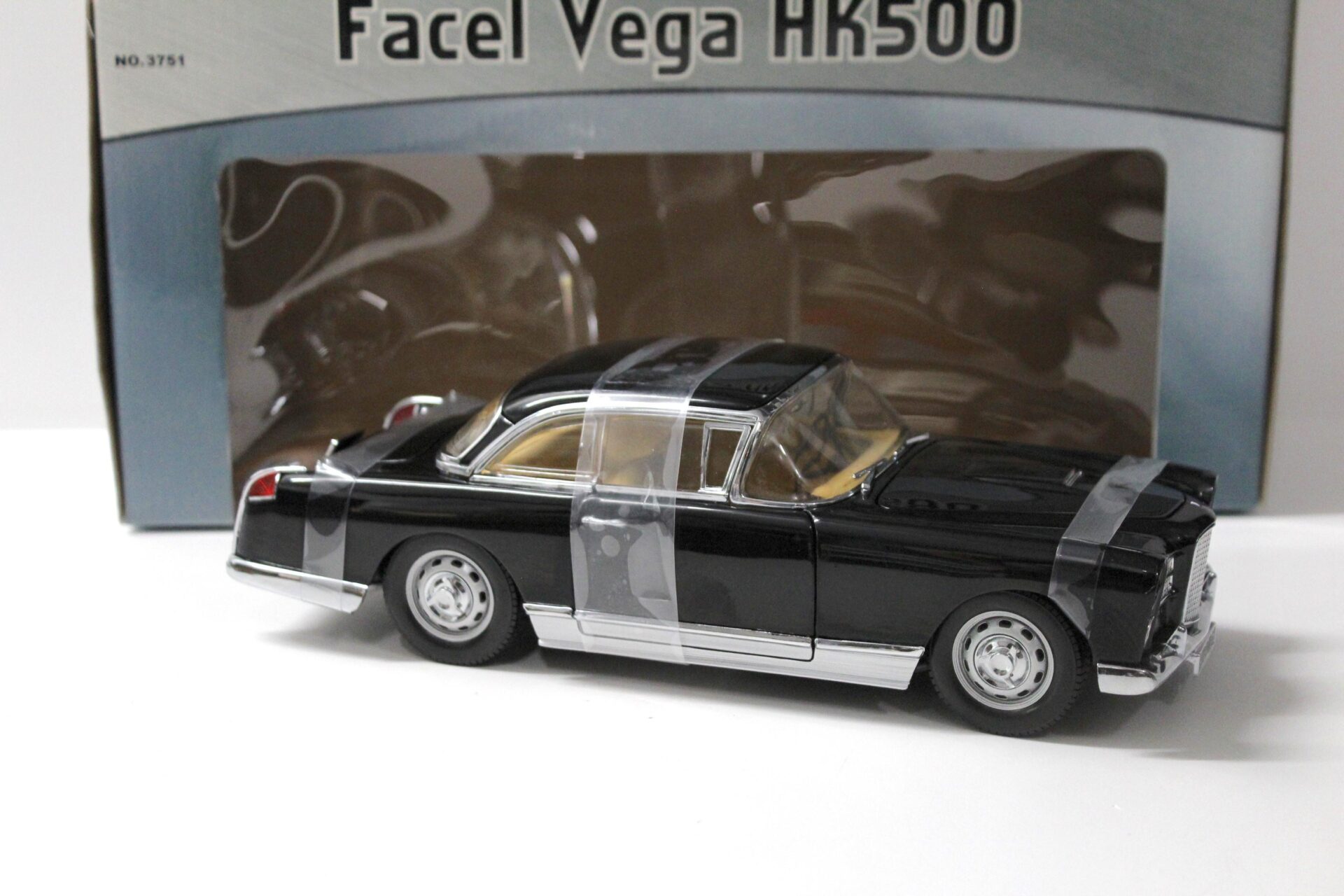 1:18 SunStar Facel Vega HK500 Coupe black