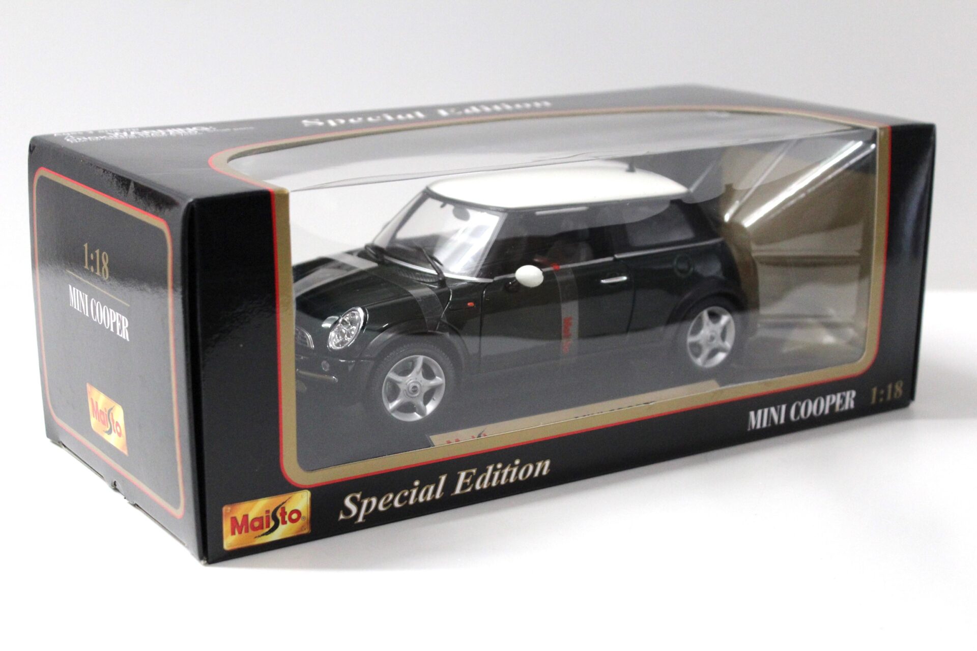 1:18 Maisto Mini Cooper 2003 dark green/ white