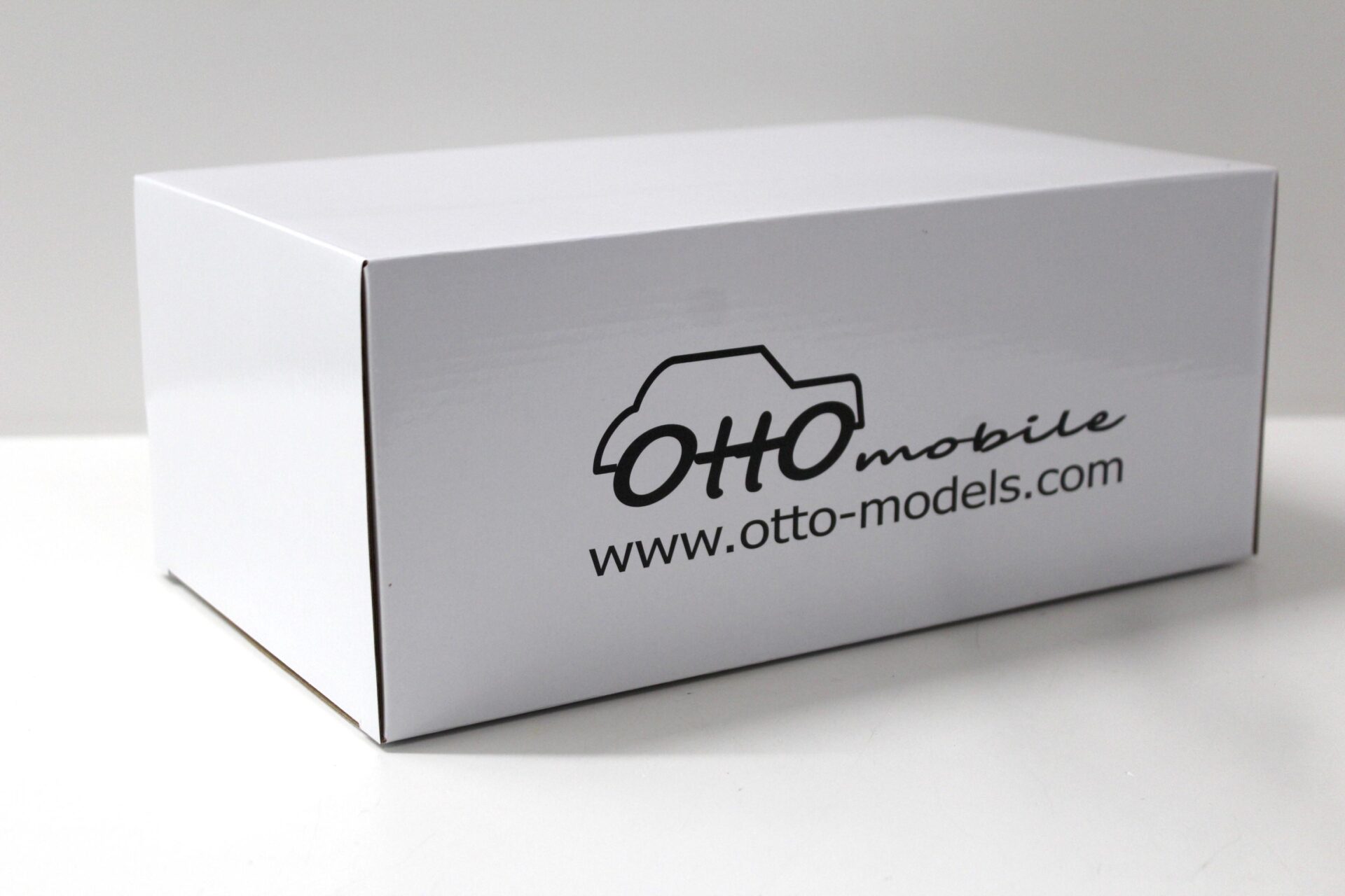 1:18 OTTO mobile OT348 Honda Integra DC5 white 2001