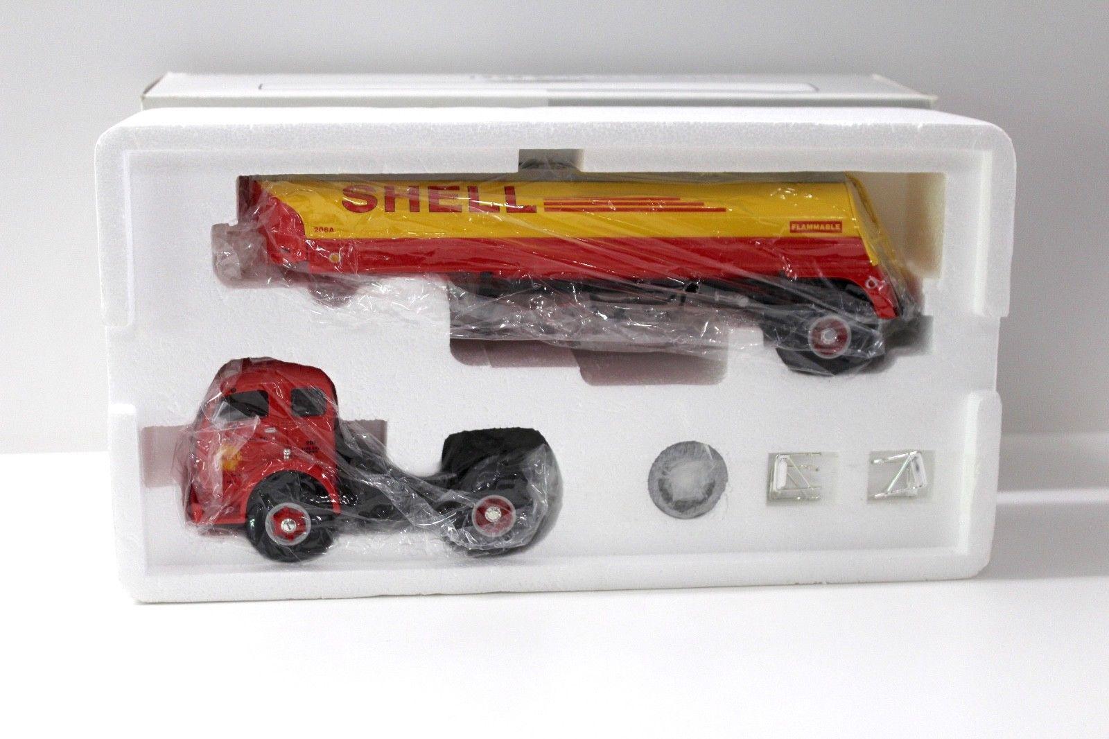 1:34 First Gear White 3000 Truck + Tank Trailer *SHELL*