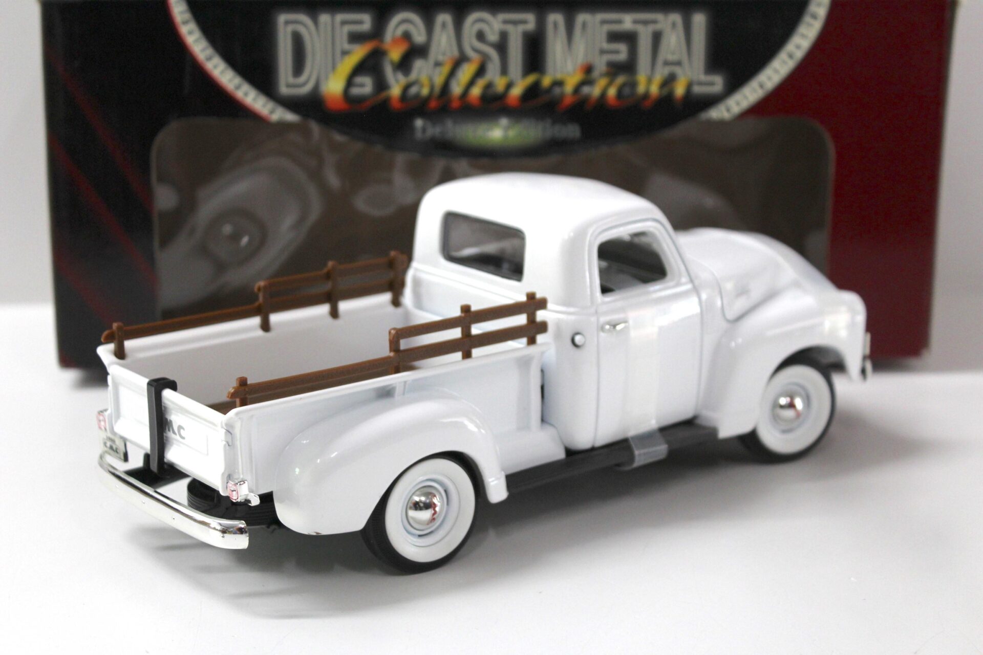 1:18 Road Signature 1950 GMC Pick UP white