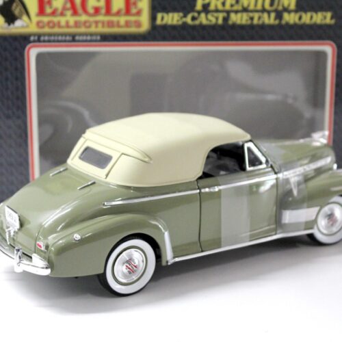 1:18 Eagle Chevrolet Deluxe Convertible with Soft Top green - Image 3