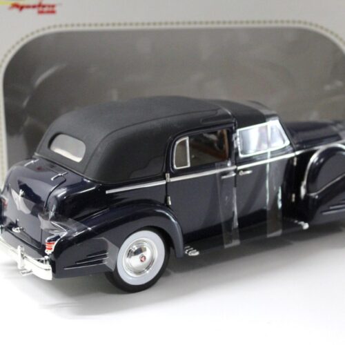 1:18 Signature Models 1938 Cadillac V16 Fleetwood dark blue