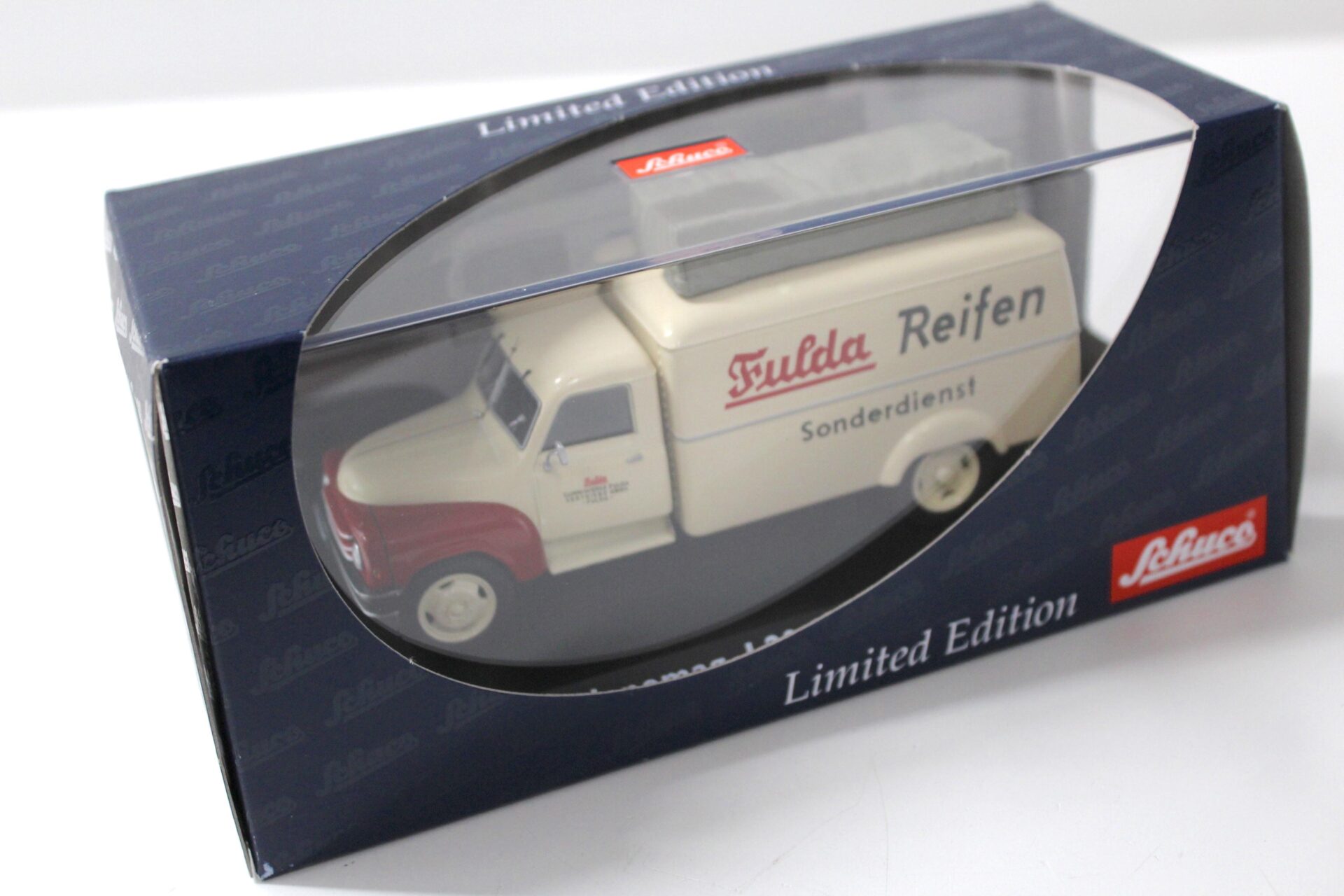 1:43 Schuco Hanomag L28 Kasten-LKW Fulda Reifen beige