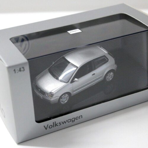 1:43 AUTOart VW Polo 9N silver DEALER VERSION