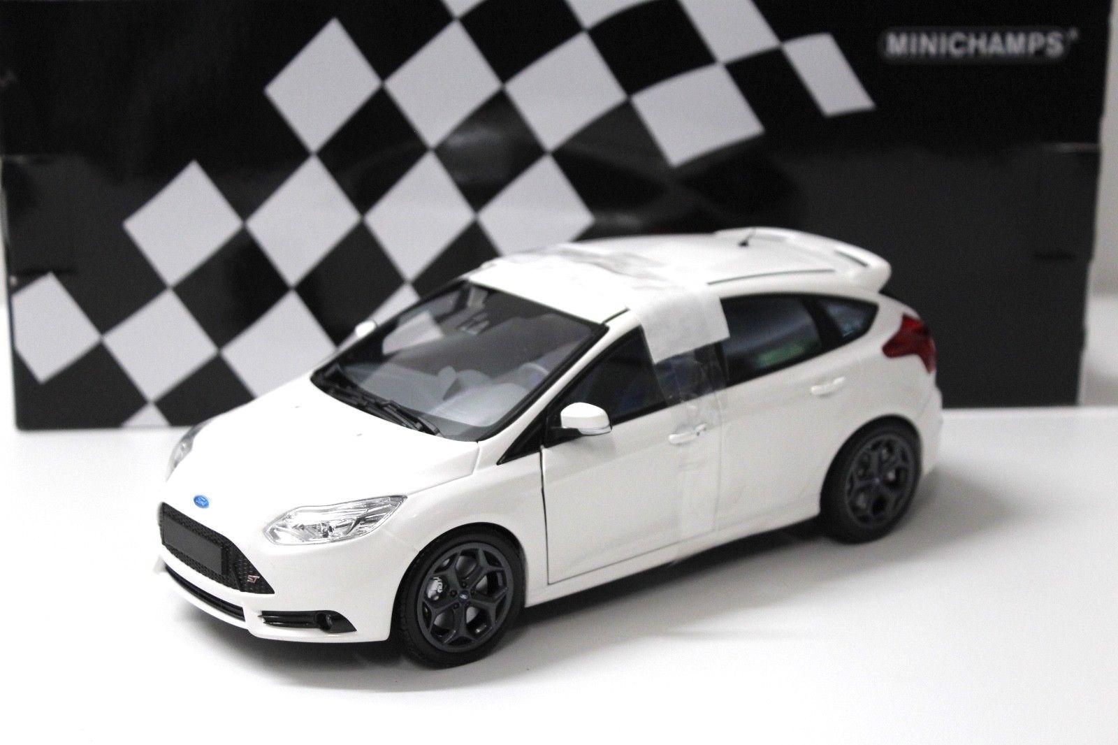 1:18 Minichamps Ford Focus ST 2011 white