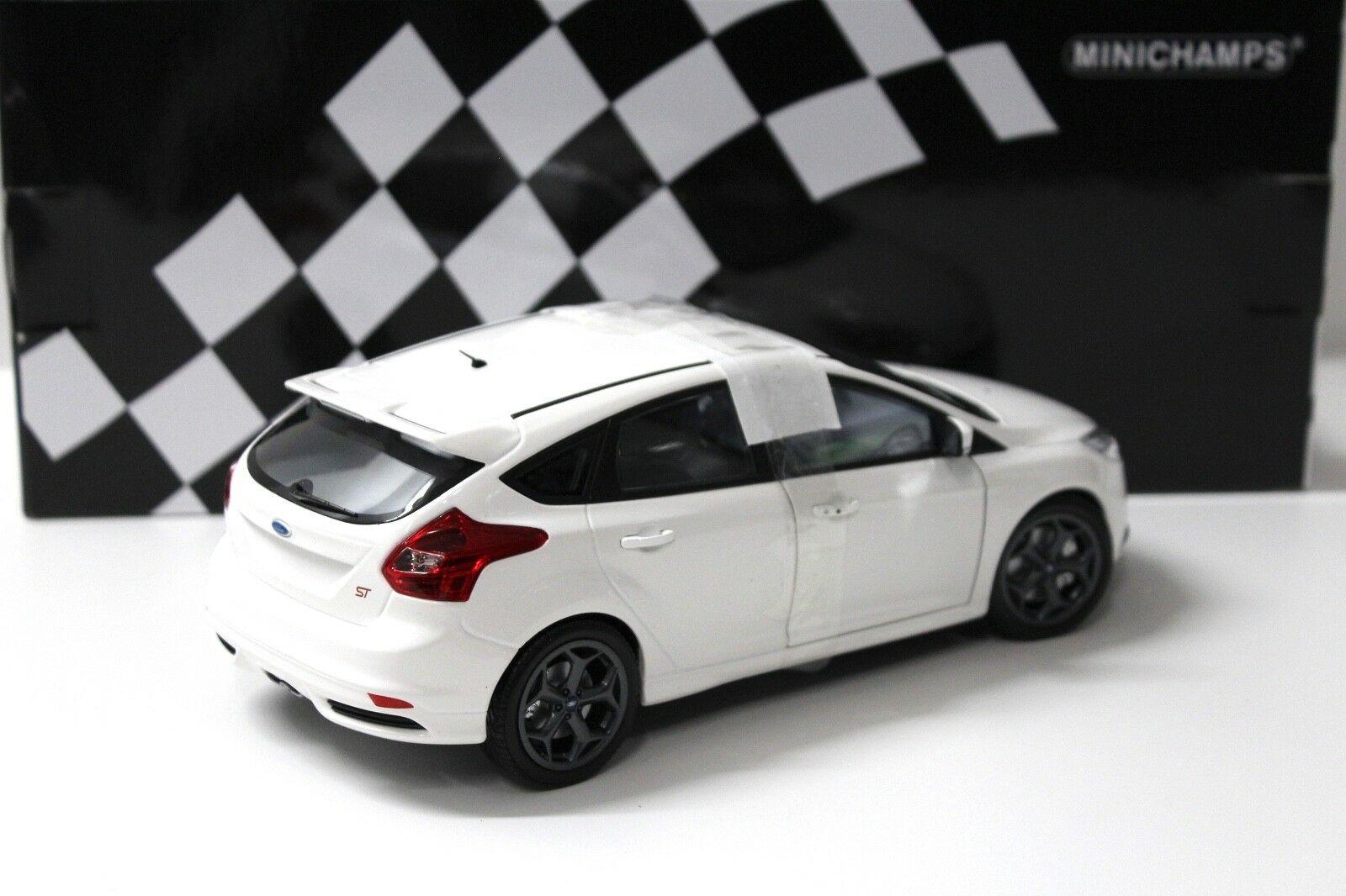 1:18 Minichamps Ford Focus ST 2011 white